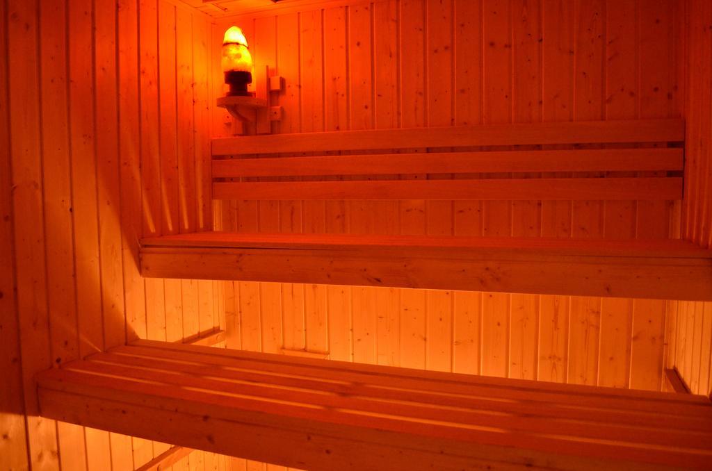 Hotel Mikorzyn Slesin  ภายนอก รูปภาพ