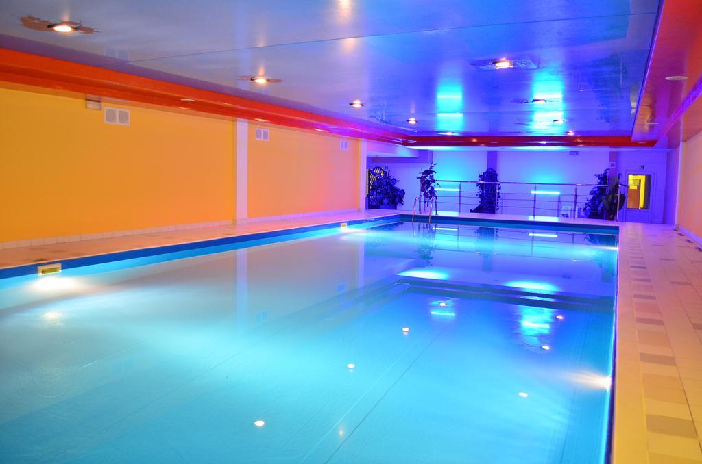 Hotel Mikorzyn Slesin  ภายนอก รูปภาพ