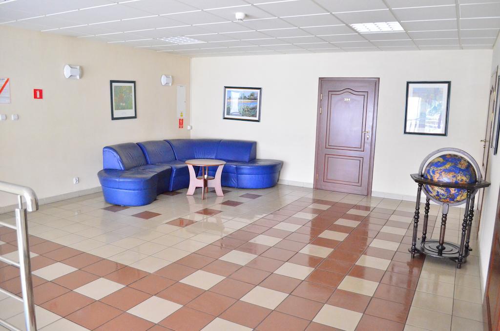 Hotel Mikorzyn Slesin  ภายนอก รูปภาพ